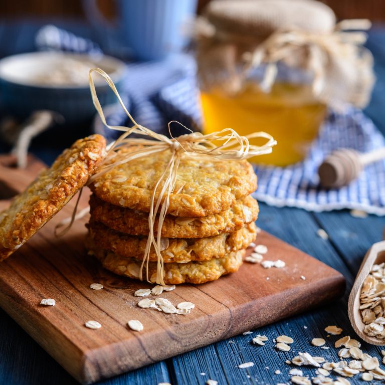 EASY ANZAC BISCUITS