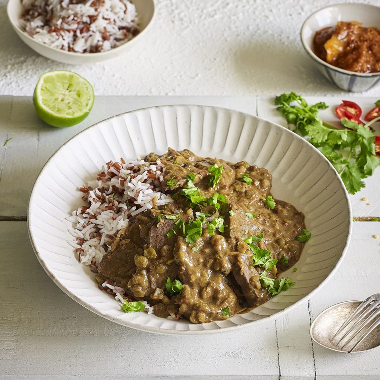 BEEF AND GREEN PEA CURRY