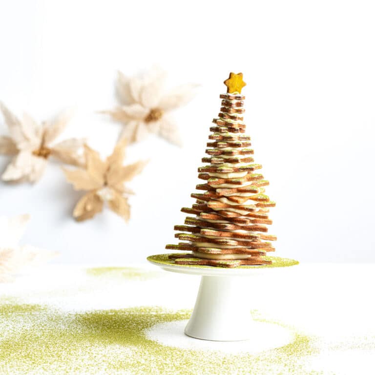SPICY GINGERBREAD CHRISTMAS TREE