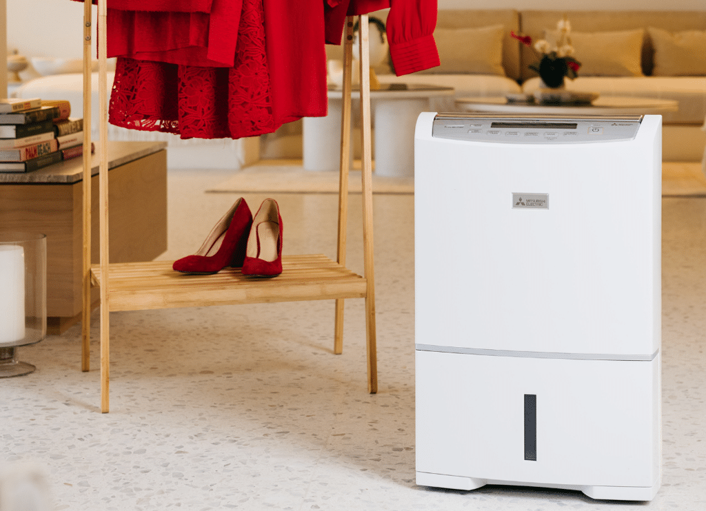 Dehumidifier for drying clothes