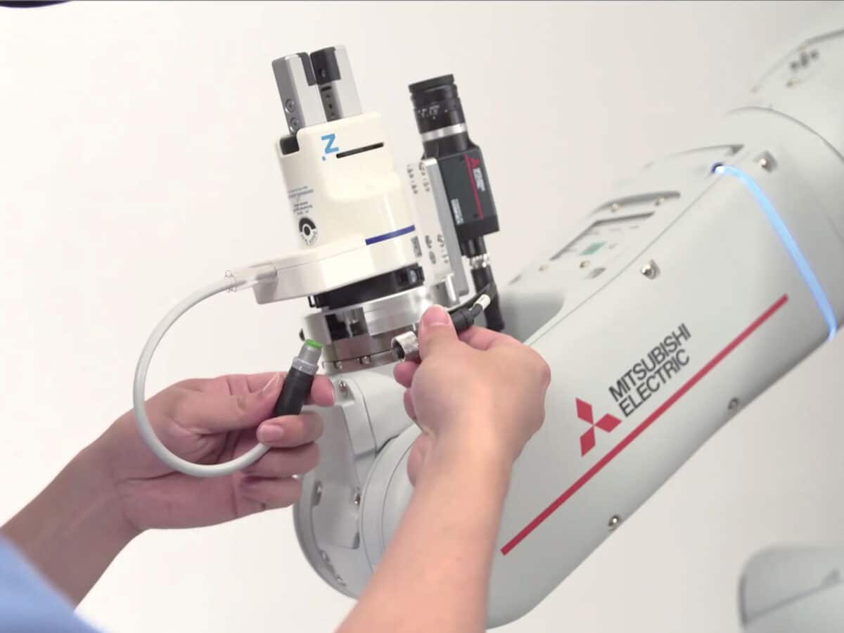 MELFA RV-5AS-D Cobot easy to connect grippers, fingers and sensors