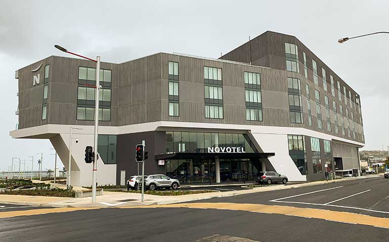 Devonport Waterfront Hotel